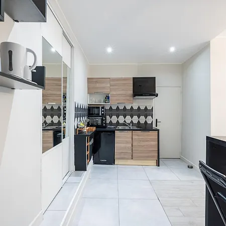 Appartement Le Grand Jean - Pres Gare Et Tram - Supermarches - Wifi - 3 Person